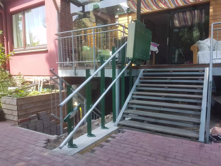 Schleswig-Holstein Lifte - Installierte Treppen-Außenlift
